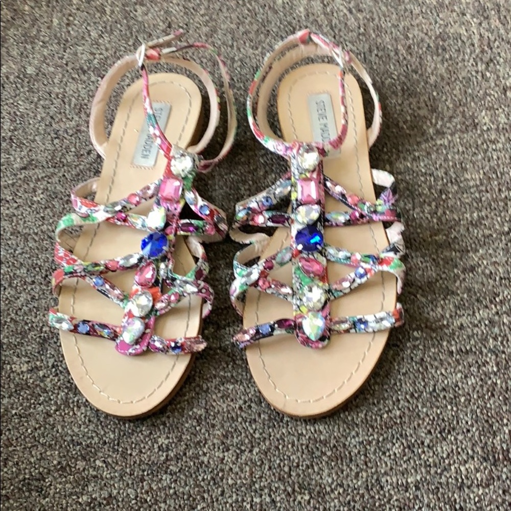 Sandals - Picture 2 of 3